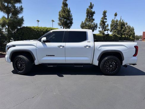 Used 2023 Toyota Tundra Limited w/ Power Package AWD/4WD image 3