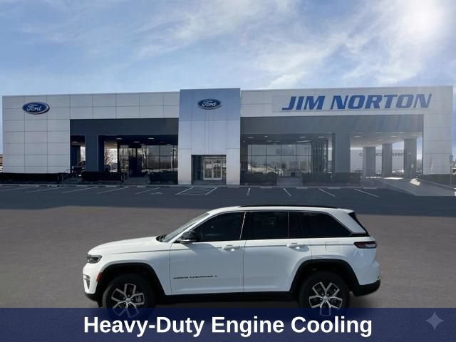 Used 2024 Jeep Grand Cherokee Limited w/ Trailer Tow Package AWD/4WD image 9