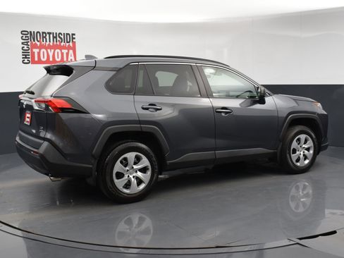 Used 2021 Toyota RAV4 LE image 4