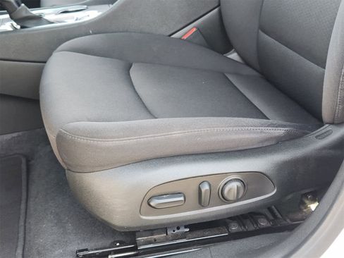 Used 2023 Chevrolet Malibu LT image 23