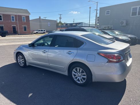 Used 2014 Nissan Altima 2.5 S image 2