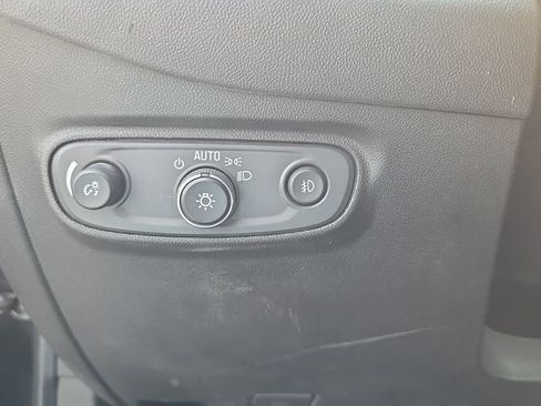 Used 2020 Chevrolet Equinox LT image 18