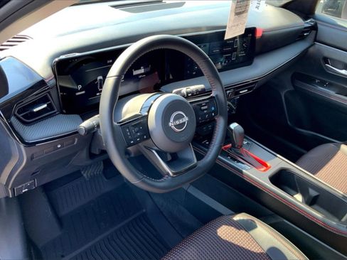 New 2025 Nissan Kicks SR image 7