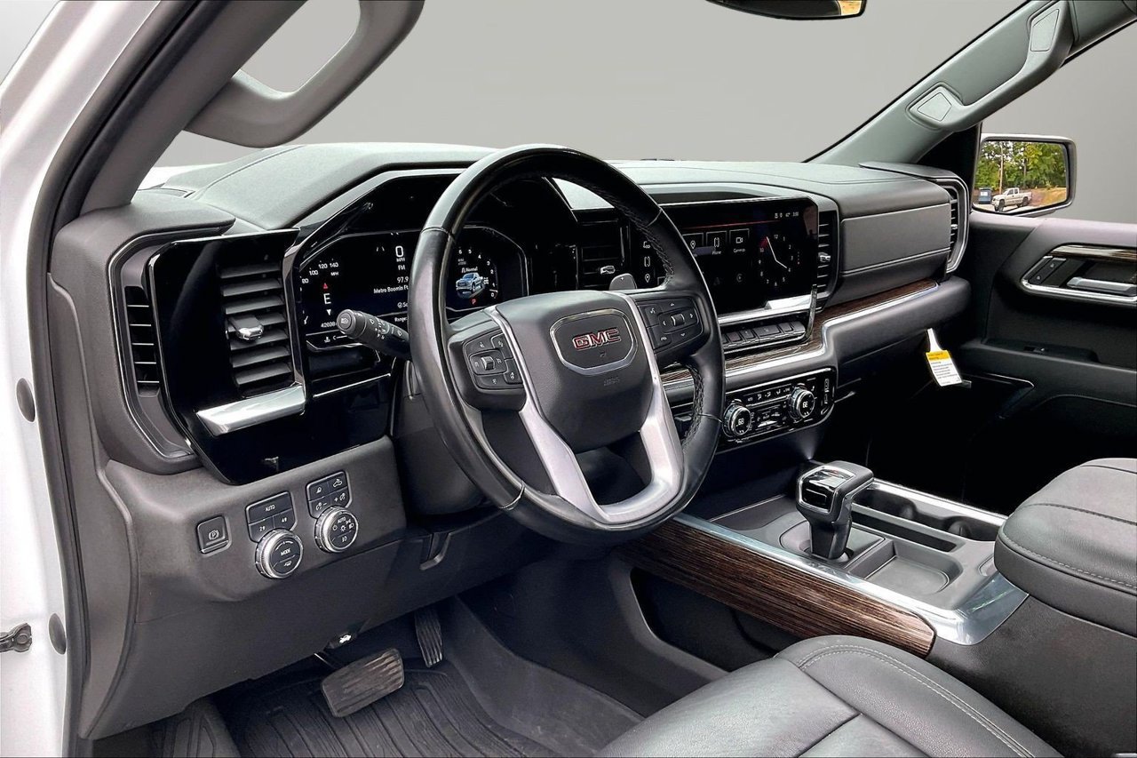 Used 2023 GMC Sierra 1500 Elevation w/ Elevation Premium Package AWD/4WD image 18