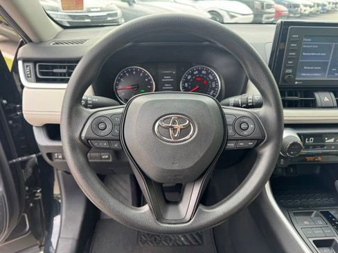 Used 2022 Toyota RAV4 XLE w/ Convenience Package FWD image 24