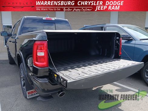 New 2026 RAM 1500 Laramie AWD/4WD image 32