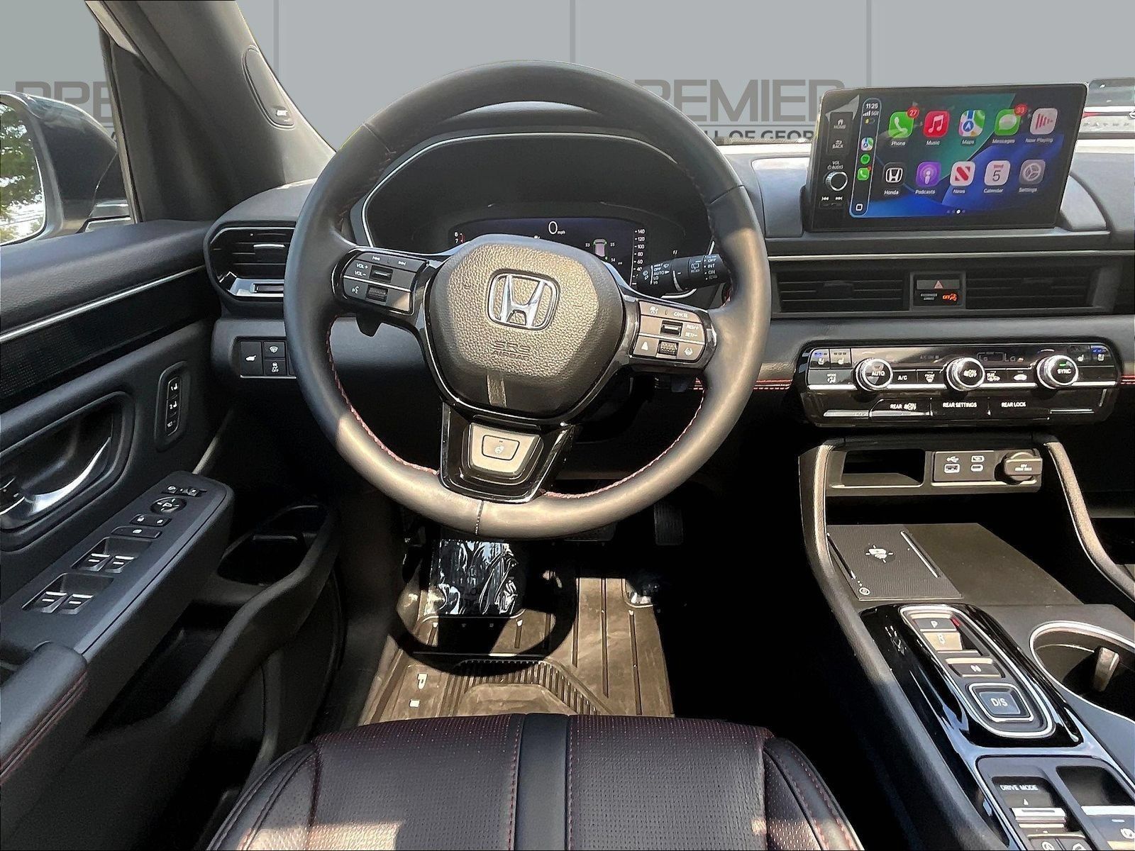 Used 2025 Honda Pilot Black Edition image 10
