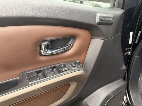 Used 2021 Nissan Titan Platinum Reserve w/ Moonroof Package image 24