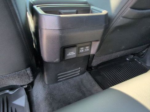 Certified 2025 Toyota Tacoma Limited AWD/4WD image 16