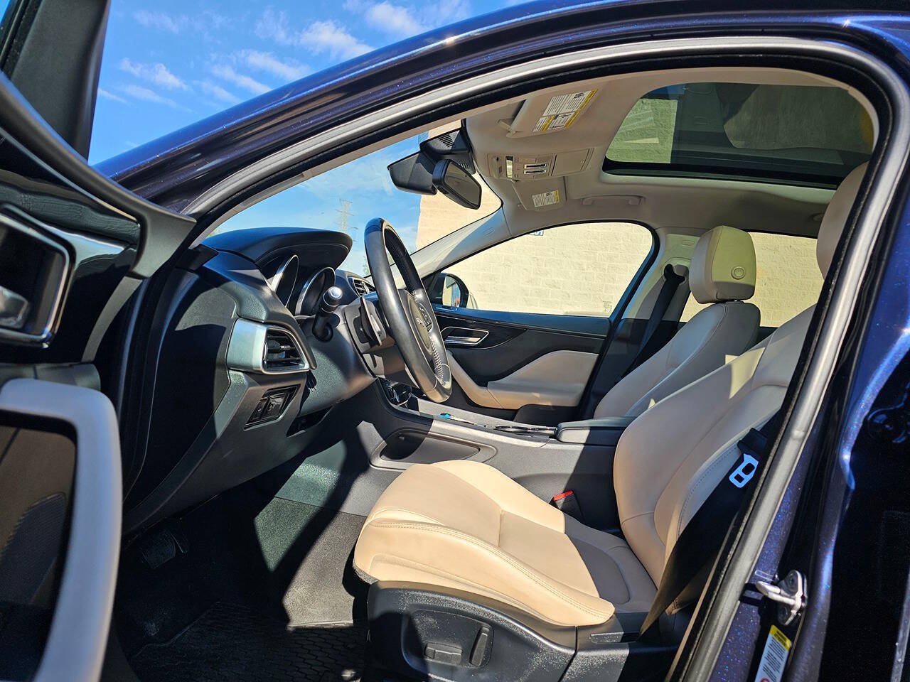 Used 2017 Jaguar F-PACE Premium AWD/4WD image 13