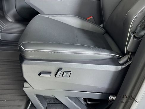 Used 2025 Tesla Cybertruck AWD Crew Cab image 26