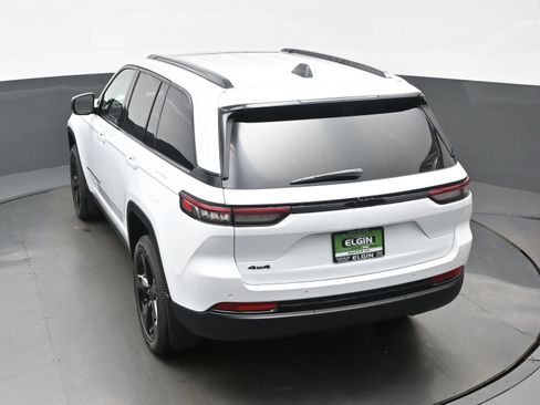 New 2025 Jeep Grand Cherokee Altitude AWD/4WD image 20