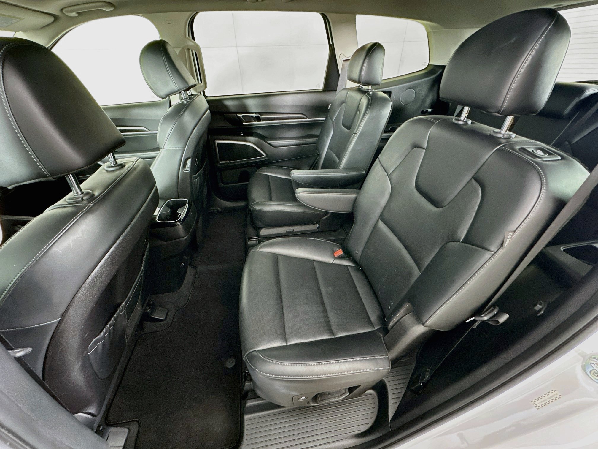 Used 2025 Kia Telluride S AWD/4WD image 29