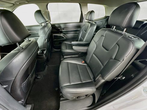 Used 2025 Kia Telluride S AWD/4WD image 29