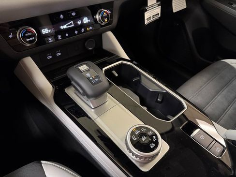 New 2026 Mitsubishi Outlander SE image 19