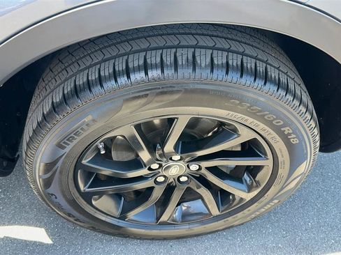 Used 2018 Land Rover Discovery Sport HSE AWD/4WD image 17