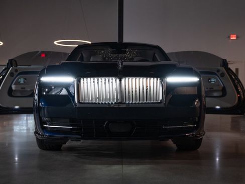 Used 2024 Rolls-Royce Spectre w/ Spectre Launch Package image 17