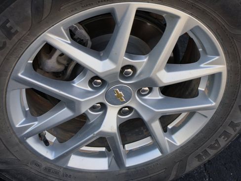 Used 2024 Chevrolet Equinox LT image 18