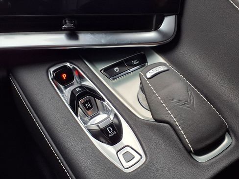 Used 2025 Chevrolet Corvette Stingray Preferred Cpe w/ 2LT image 11