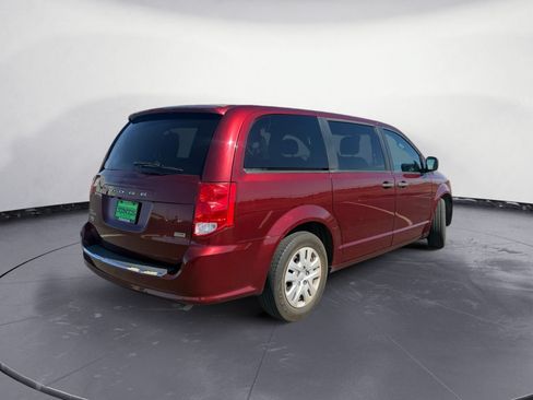 Used 2019 Dodge Grand Caravan SE FWD image 5