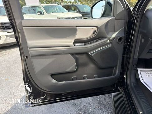 New 2026 Ford Expedition Active image 12