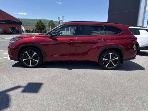 Used 2021 Toyota Highlander XSE AWD/4WD image 7