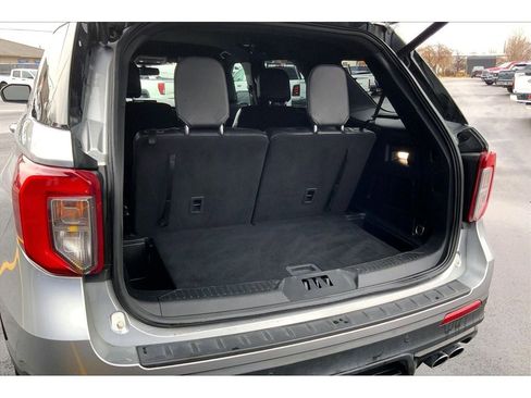 Used 2022 Ford Explorer ST image 11