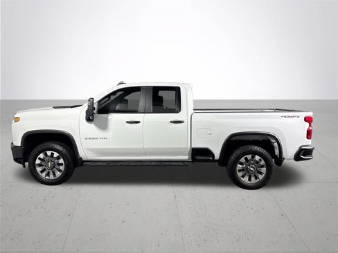 Used 2022 Chevrolet Silverado 2500 Custom w/ Custom Value Package AWD/4WD image 9