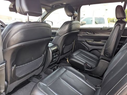 Used 2024 Jeep Grand Cherokee L Limited w/ Luxury Tech Group II AWD/4WD image 31