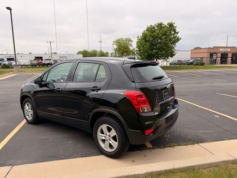 Used 2020 Chevrolet Trax LS FWD image 4