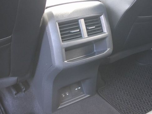 Used 2022 Volkswagen Atlas Cross Sport SEL image 24