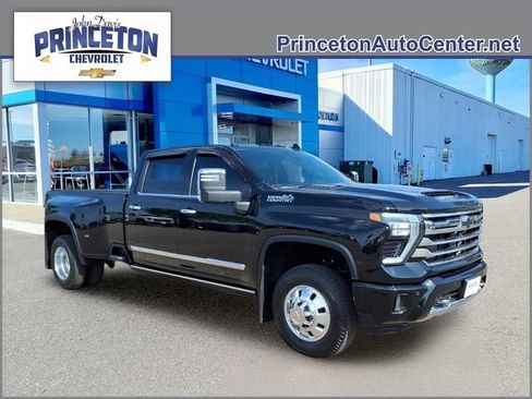 Used 2025 Chevrolet Silverado 3500 High Country w/ High Country Premium Package AWD/4WD image 1