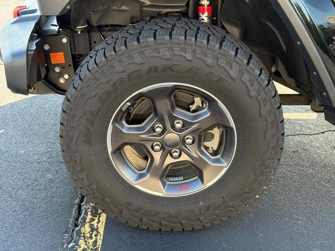 Used 2021 Jeep Gladiator Rubicon AWD/4WD image 7