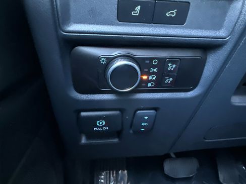 Used 2023 Ford Expedition Max XLT image 24