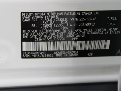 Used 2020 Toyota RAV4 XLE w/ Convenience Package FWD image 42