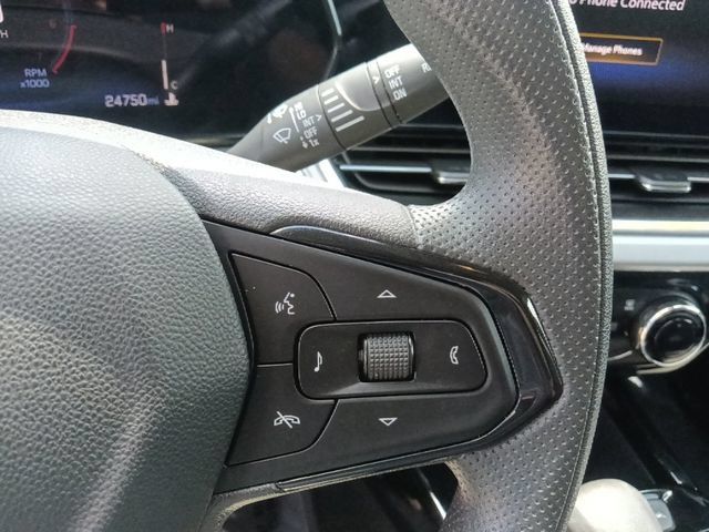 Used 2025 Chevrolet Trax LT FWD image 19