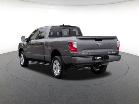 Used 2024 Nissan Titan SV w/ SV Convenience Package image 7