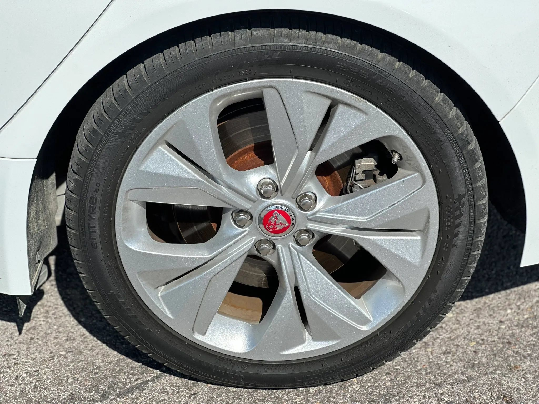 Used 2020 Jaguar XE S RWD image 24