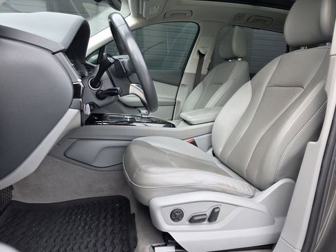 Used 2019 Audi Q7 3.0T Premium Plus w/ Premium Plus Package image 9