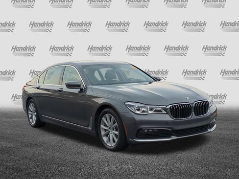 Used 2018 BMW 750i RWD image 2