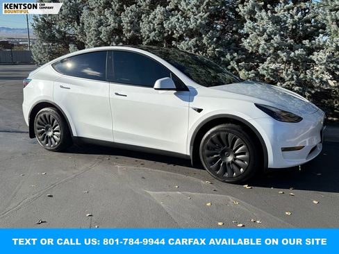 Used 2023 Tesla Model Y Long Range image 11