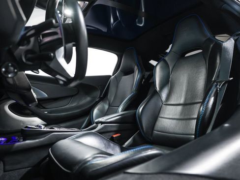 Used 2022 McLaren GT RWD image 27