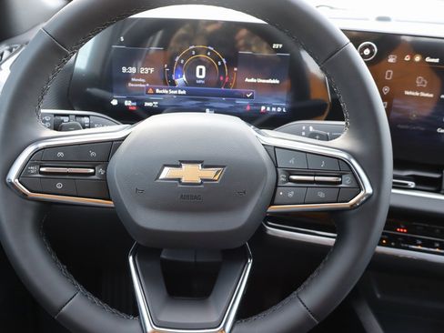 New 2026 Chevrolet Equinox LT w/ Convenience Package II image 5