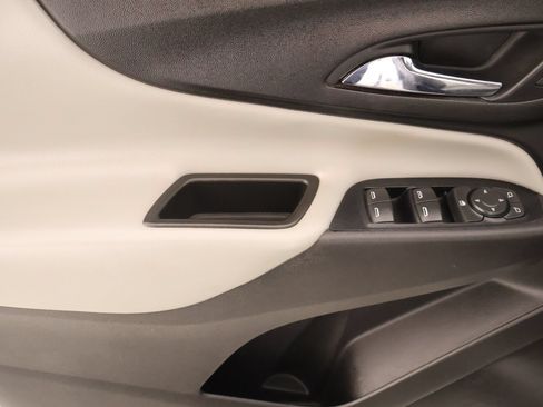 Used 2020 Chevrolet Equinox LS w/ LS Convenience Package FWD image 14