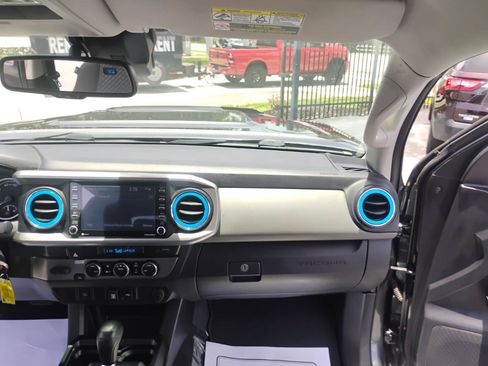 Used 2021 Toyota Tacoma SR5 RWD image 52