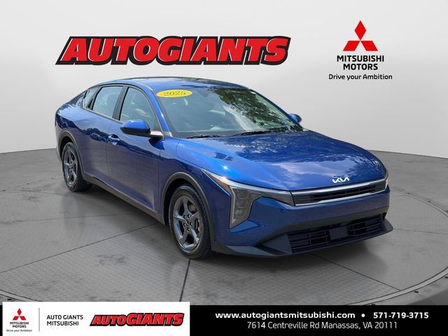 Used 2025 Kia K4 FWD image 1