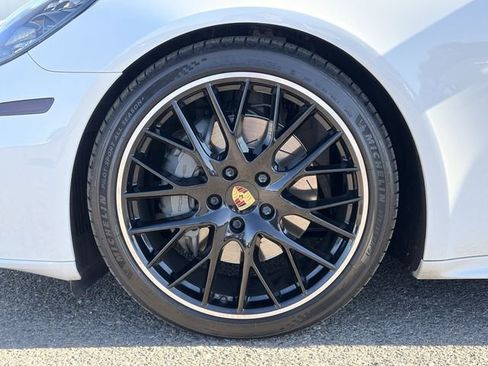 Used 2018 Porsche Panamera 4S image 30