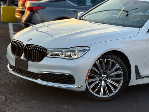 Used 2019 BMW 750i w/ Executive Package RWD image 5