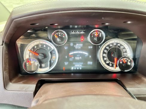 Used 2015 RAM 3500 Laramie w/ Cold Weather Group AWD/4WD image 26