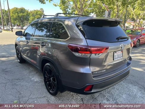 Used 2019 Toyota Highlander SE AWD/4WD image 9